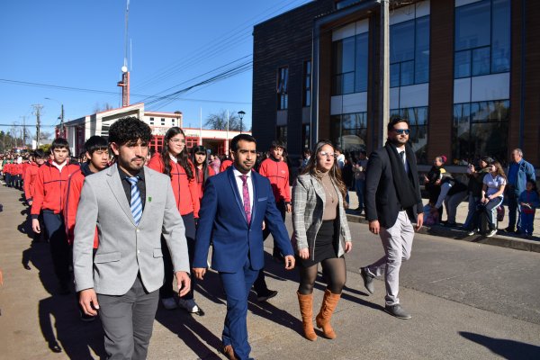 Establecimiento participó en el Desfile de Glorias Navales de Cunco