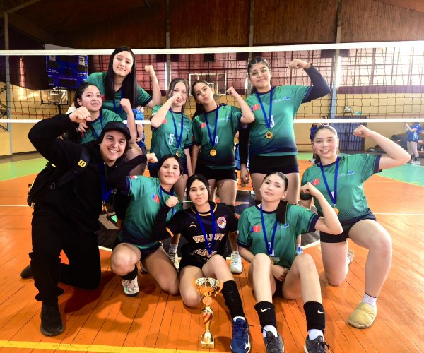 Selección Sub-14 del Liceo Atenea se corona campeona zonal y clasifica a la final regional