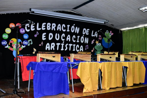 Liceo Atenea celebró el Día de la Educación Artística con una muestra del talento de sus estudiantes